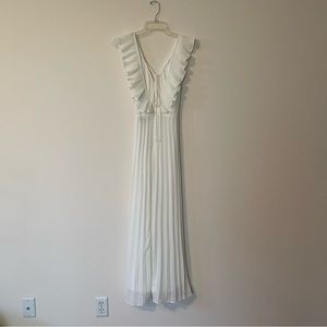 Lulu’s White Flutter Pleated Midi Dress